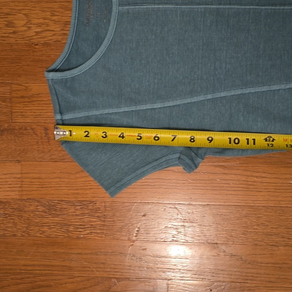 ARIZONA JEAN CO WOMEN'S JUNIORS SIZE GREEN RIBBED CROP TOP SIZE LARGE - Picture 8 of 10